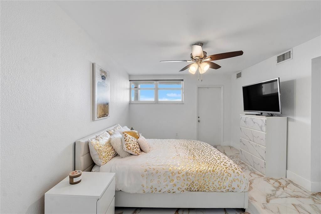 3100 NE 49th Street, Unit 807, Fort Lauderdale, FL 33308 Photo
