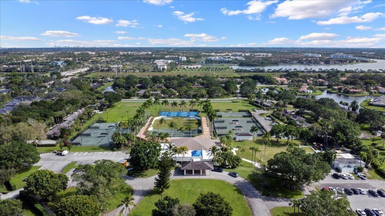 11863 Wimbledon Circle, Unit 524, Wellington, FL 33414 Photo