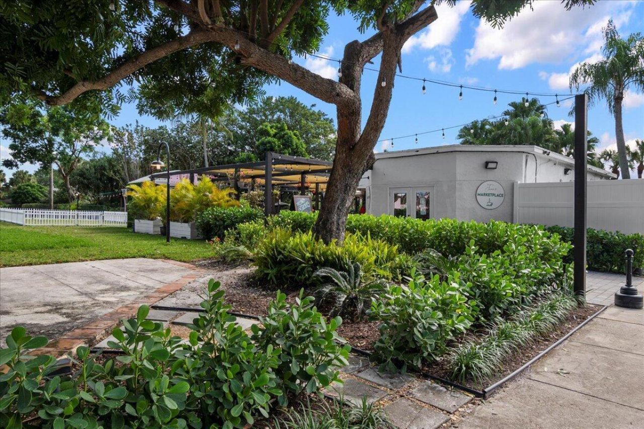 11863 Wimbledon Circle, Unit 524, Wellington, FL 33414 Photo