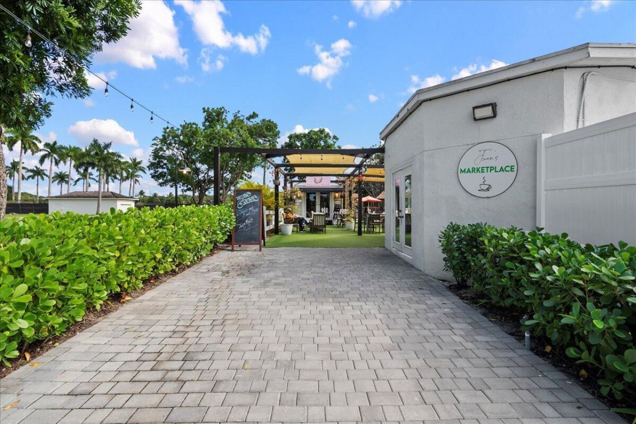11863 Wimbledon Circle, Unit 524, Wellington, FL 33414 Photo