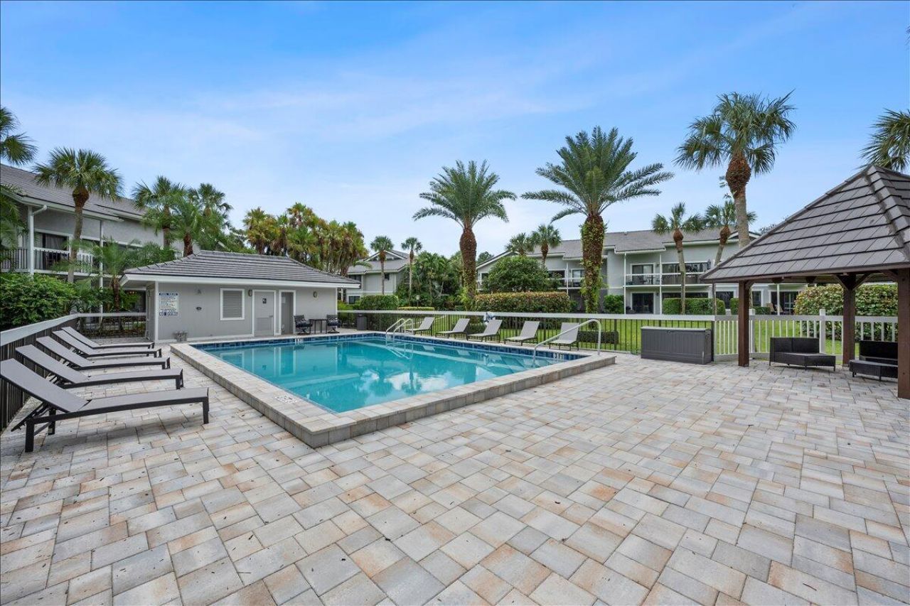 11863 Wimbledon Circle, Unit 524, Wellington, FL 33414 Photo