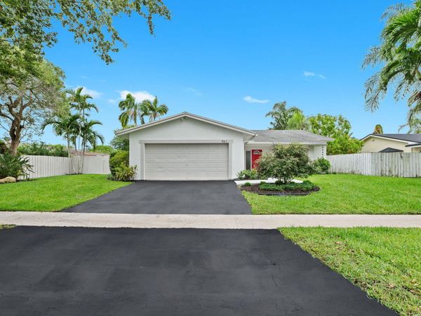 561 SW 168th Terrace, Weston, FL 33326