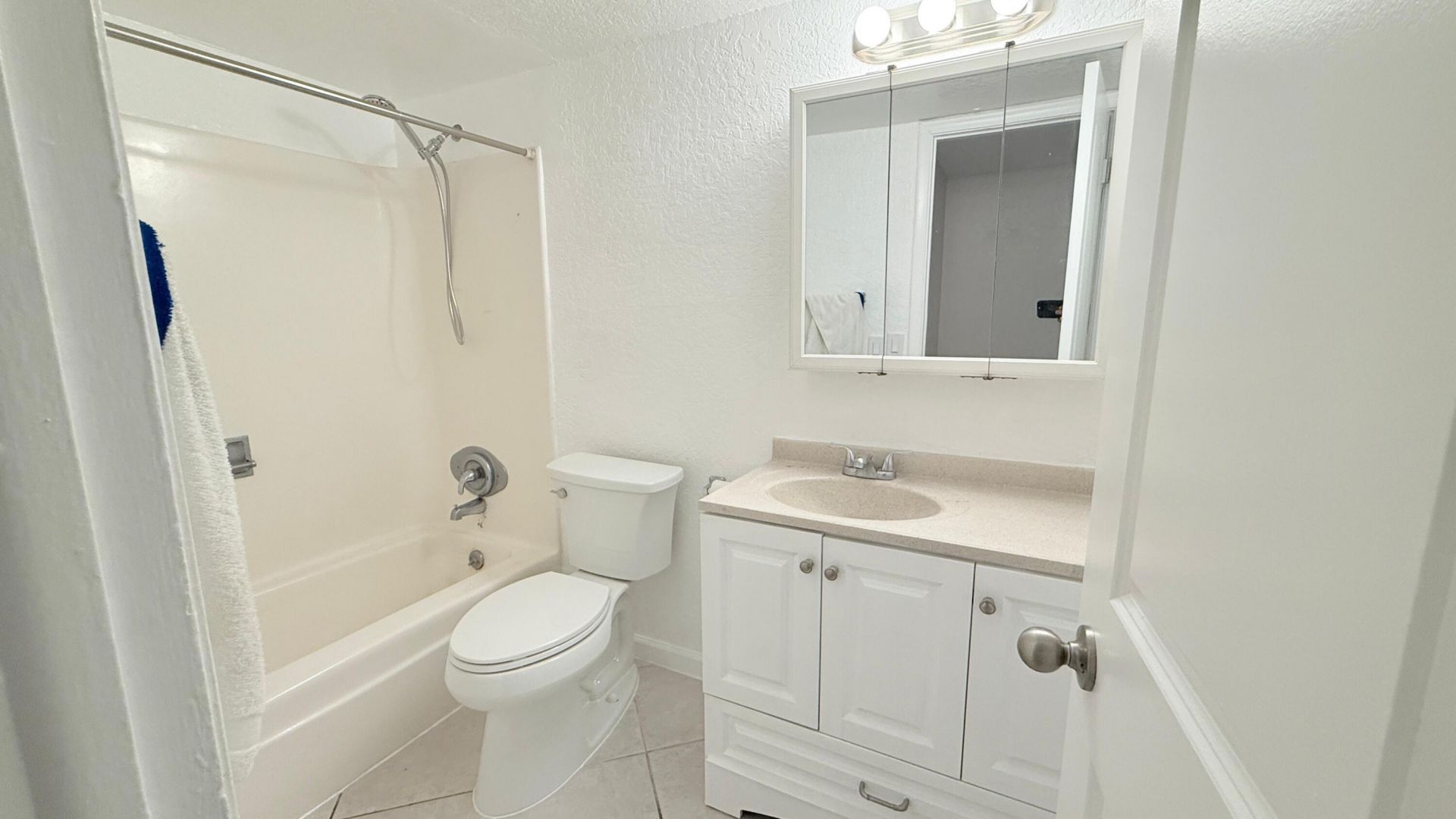 501 W Kalmia Drive, Unit 2, West Palm Beach, FL 33403 Photo