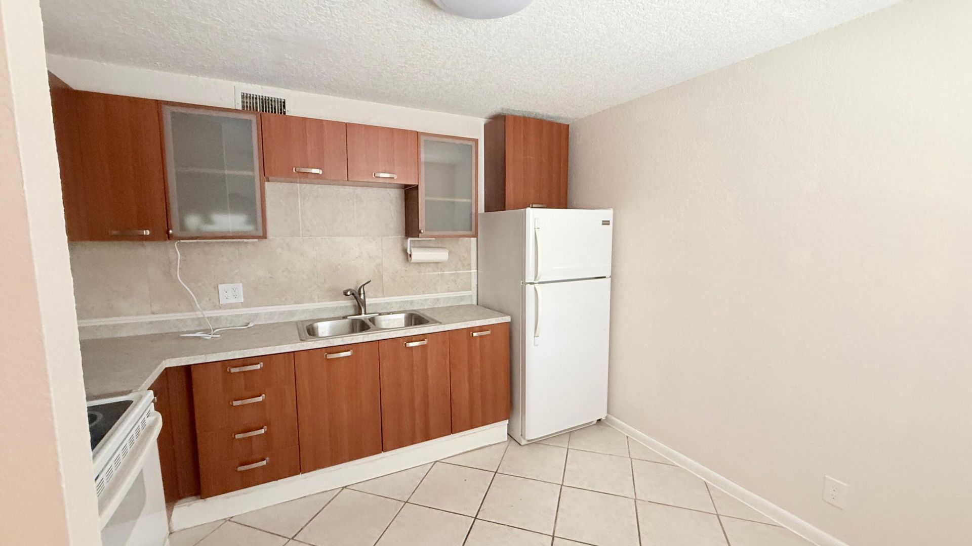 501 W Kalmia Drive, Unit 2, West Palm Beach, FL 33403 Photo