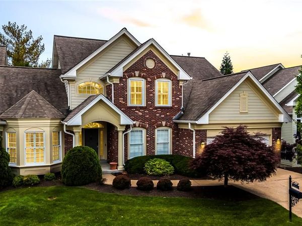 15920 Picardy Crest Court, Chesterfield, MO 63017