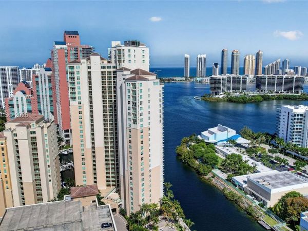 3330 NE 190th St, Unit 718, Aventura, FL 33180