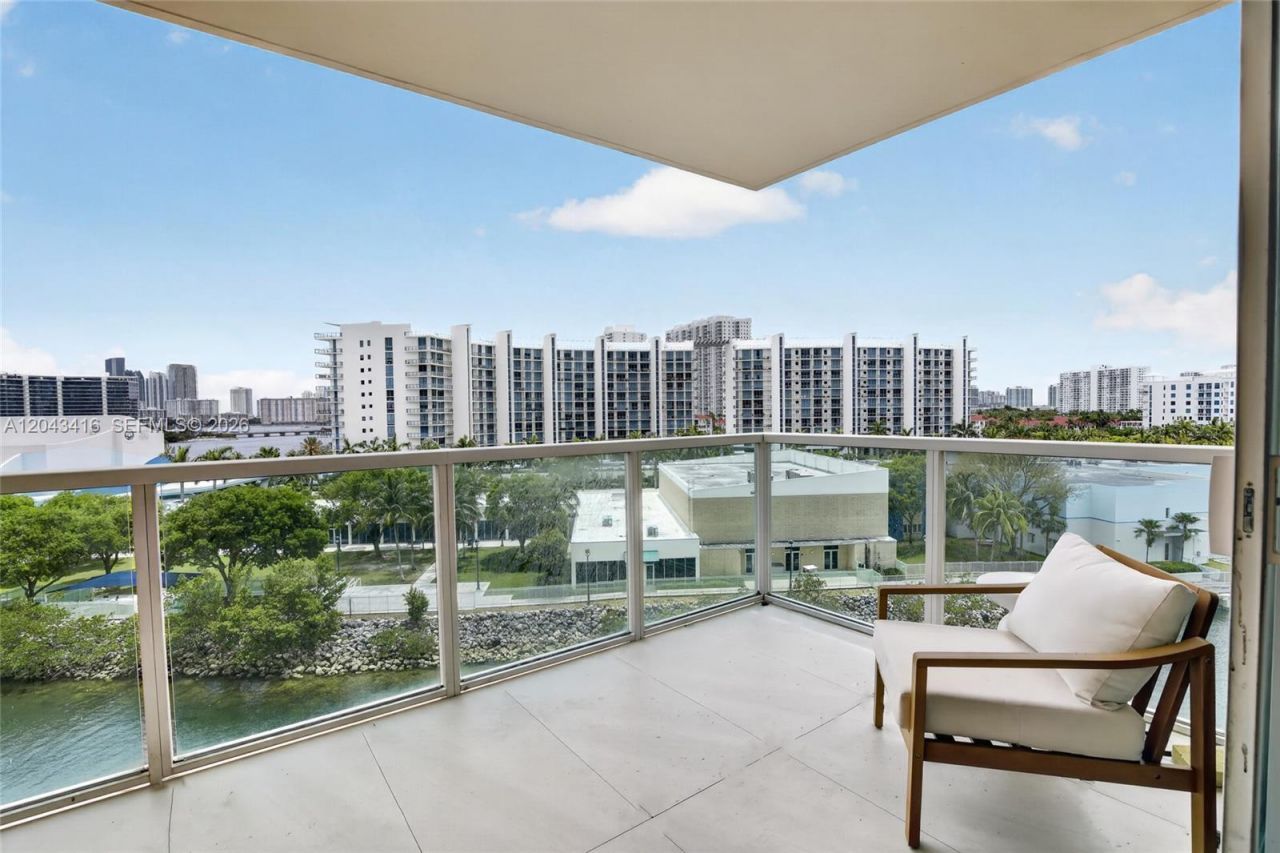 3330 NE 190th St, Unit 718, Aventura, FL 33180 Photo