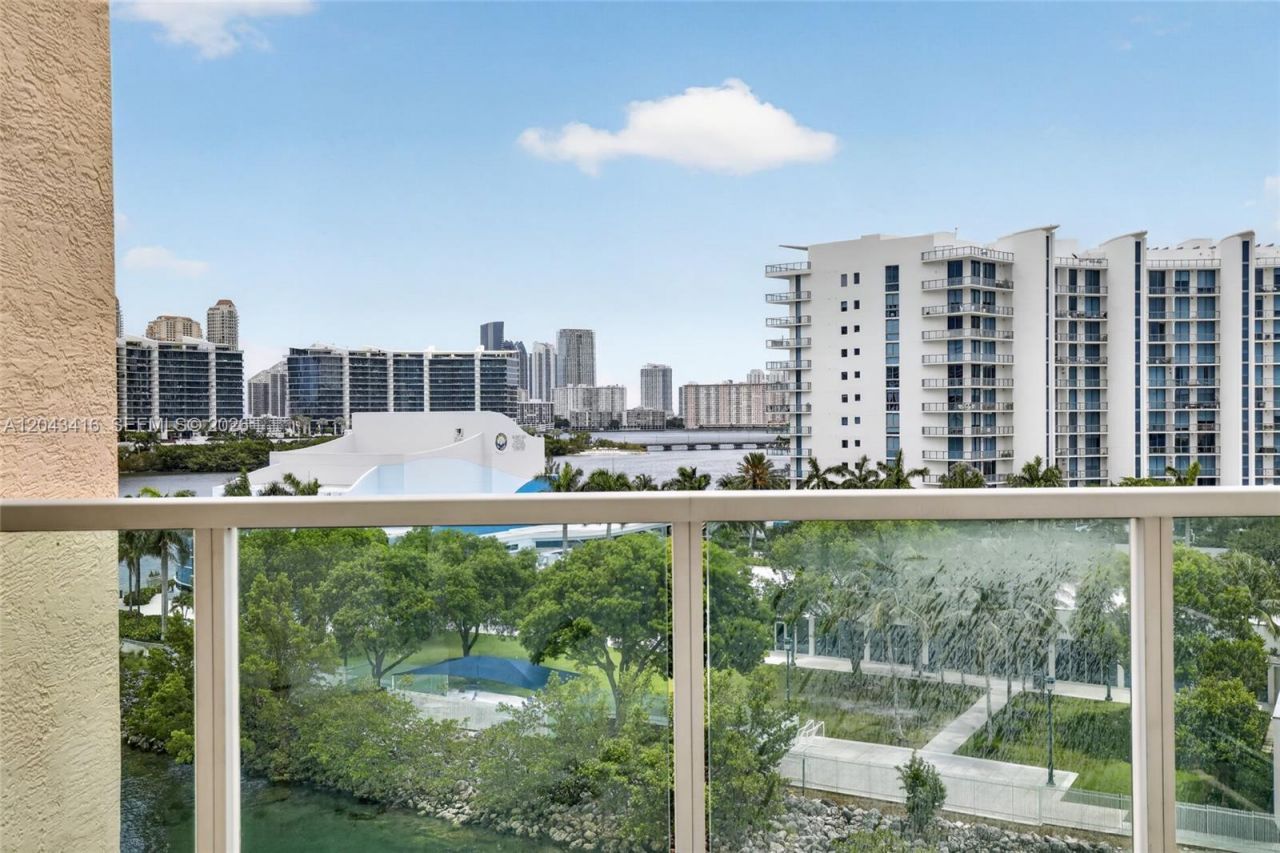 3330 NE 190th St, Unit 718, Aventura, FL 33180 Photo