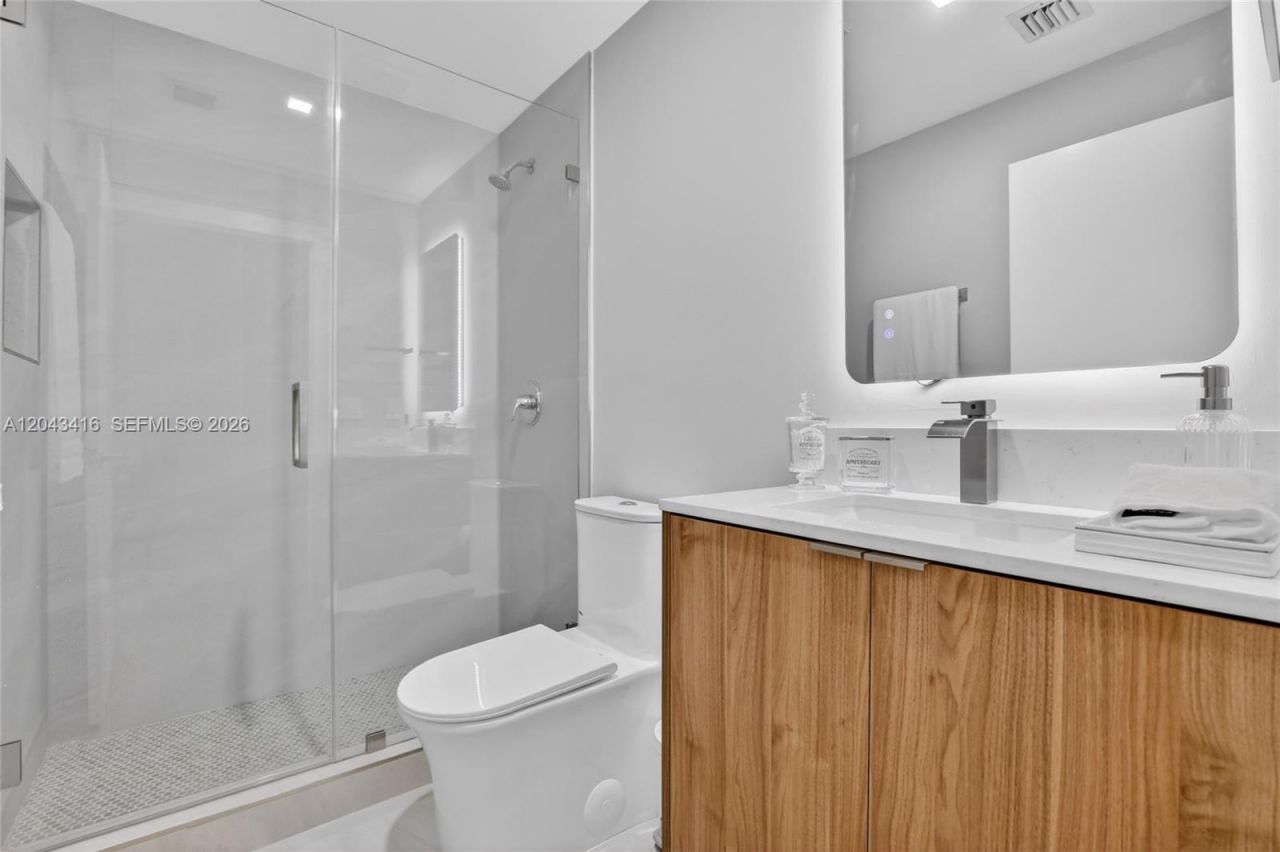 3330 NE 190th St, Unit 718, Aventura, FL 33180 Photo