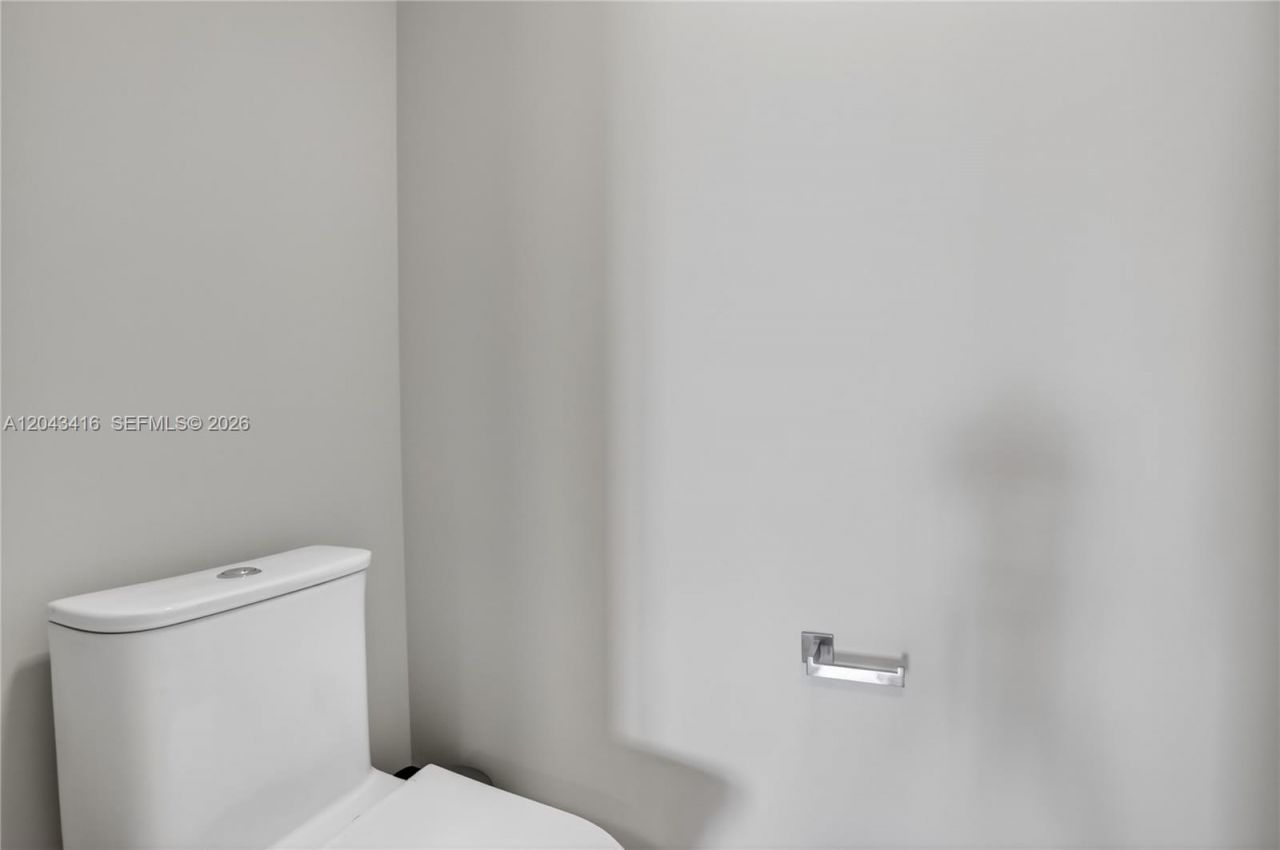 3330 NE 190th St, Unit 718, Aventura, FL 33180 Photo