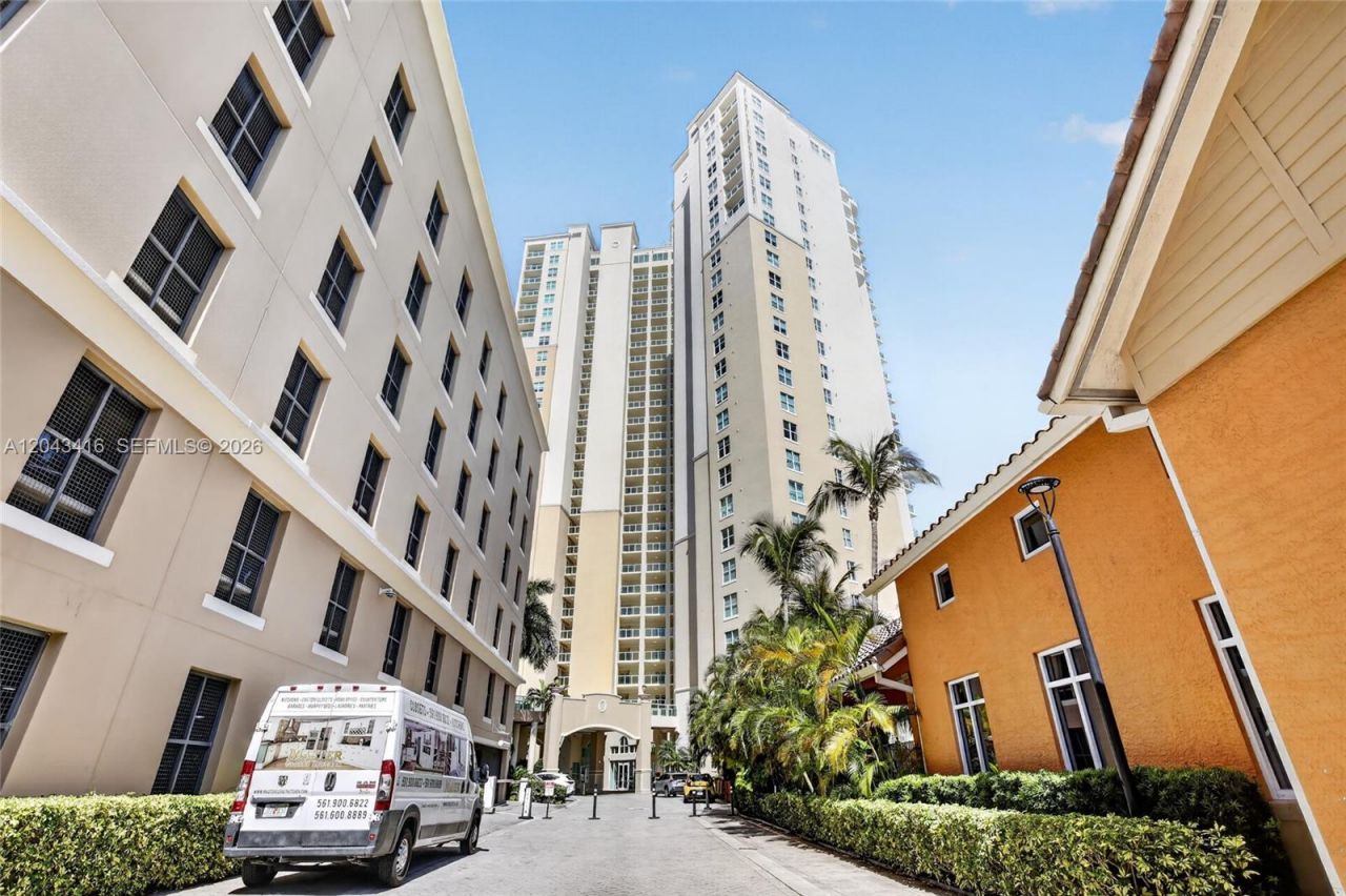 3330 NE 190th St, Unit 718, Aventura, FL 33180 Photo