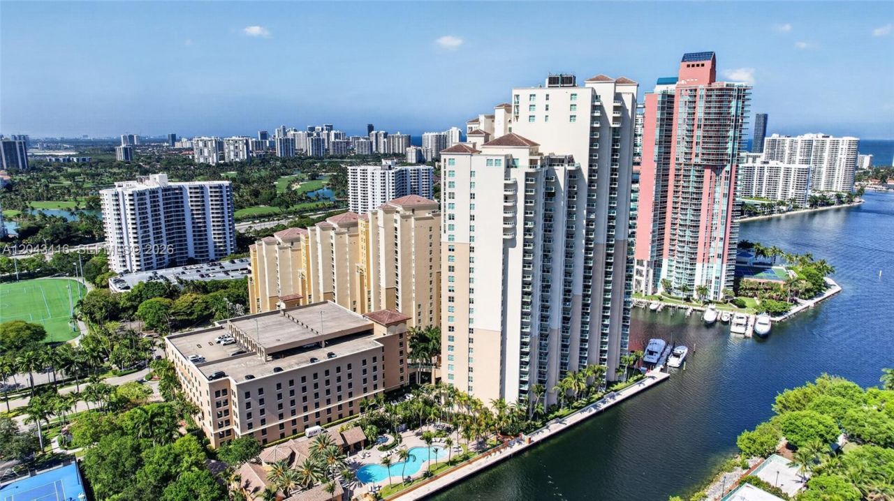 3330 NE 190th St, Unit 718, Aventura, FL 33180 Photo