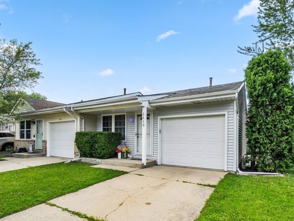 1110 Riverwood Drive , Algonquin, IL 60102