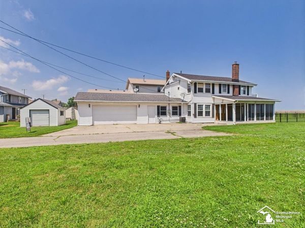 4356 14th Street, Luna Pier, MI 48157