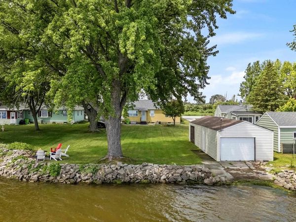 N9363 LAKESHORE DRIVE, Van Dyne, WI 54979