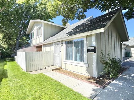 1601 London Circle, Sparks, NV 89431 Photo