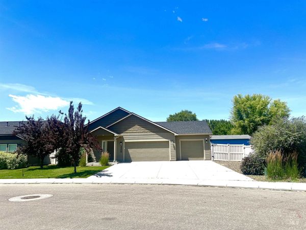 2206 E Elm Grove Drive, Nampa, ID 83686
