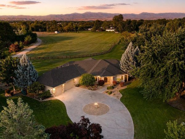 2050 S Artesian Rd, Eagle, ID 83616
