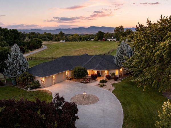 2050 S Artesian Rd, Eagle, ID 83616