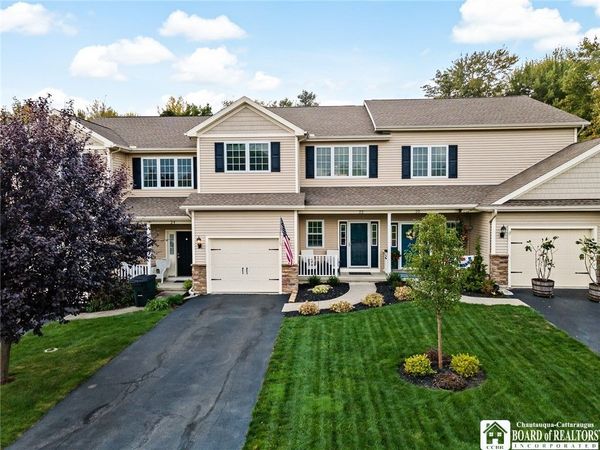 22 Casabella Drive , Fredonia, NY 14063