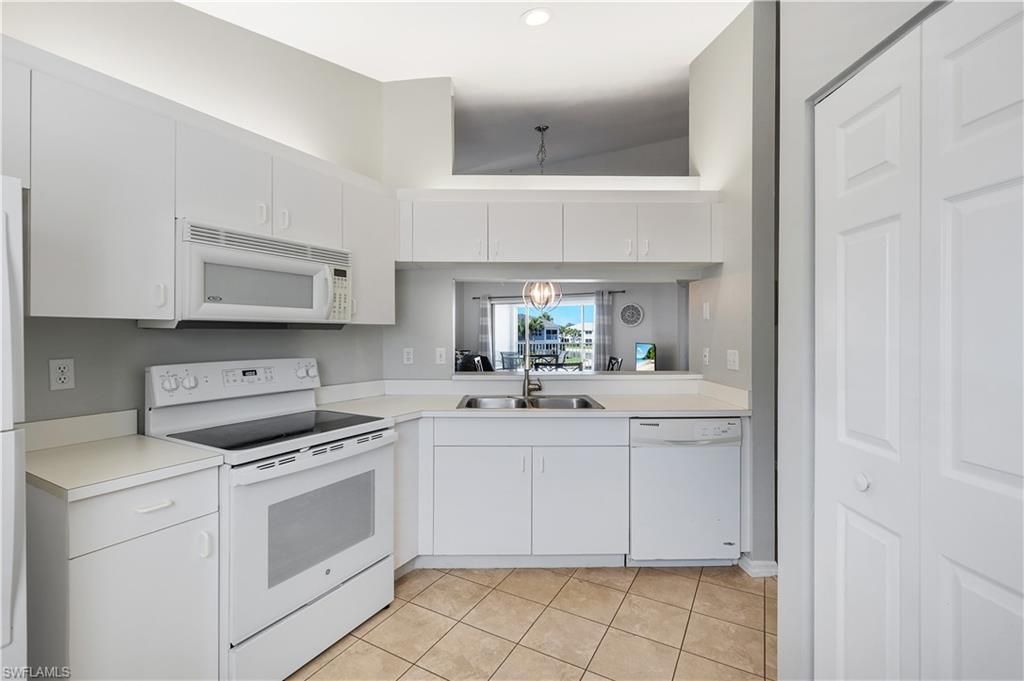 12131 Summergate Cir , Unit 203, Fort Myers, FL 33913 Photo