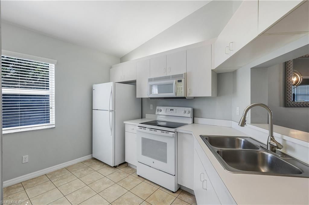 12131 Summergate Cir , Unit 203, Fort Myers, FL 33913 Photo