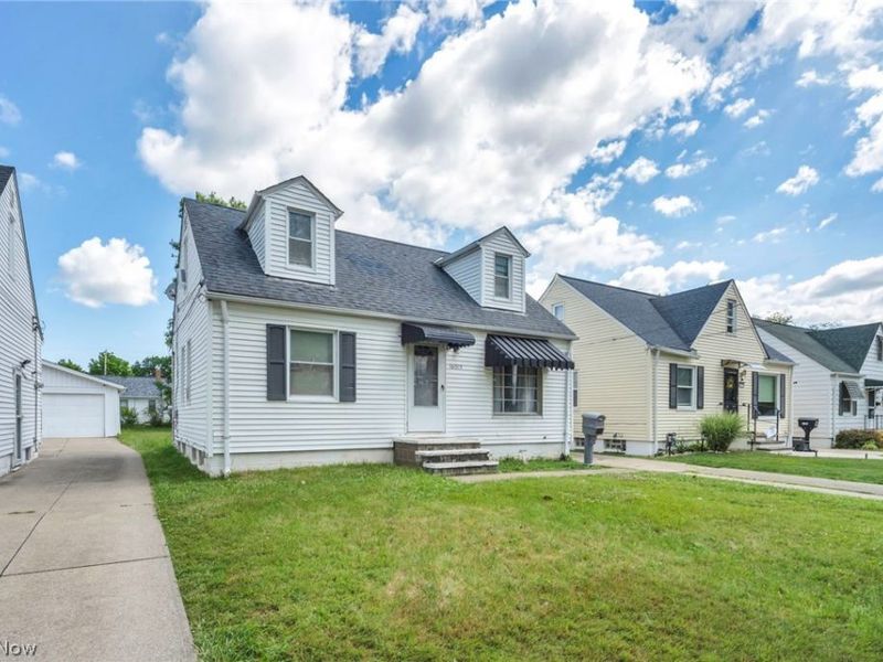 16013 Corkhill Road, Maple Heights, OH 44137 Photo 2