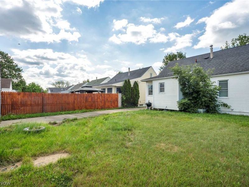 16013 Corkhill Road, Maple Heights, OH 44137 Photo 5