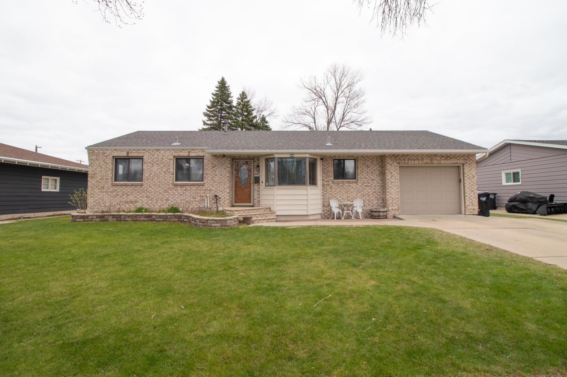 3121 7th Street N, Fargo, ND 58102 Main Photo