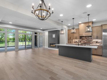 1 Hill Farm Road, Unit 111, North Oaks, MN 55127