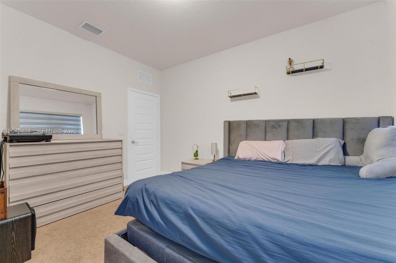 8822 NW 161st Ter , Miami Lakes, FL 33018 Photo
