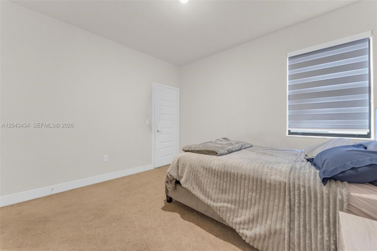8822 NW 161st Ter , Miami Lakes, FL 33018 Photo