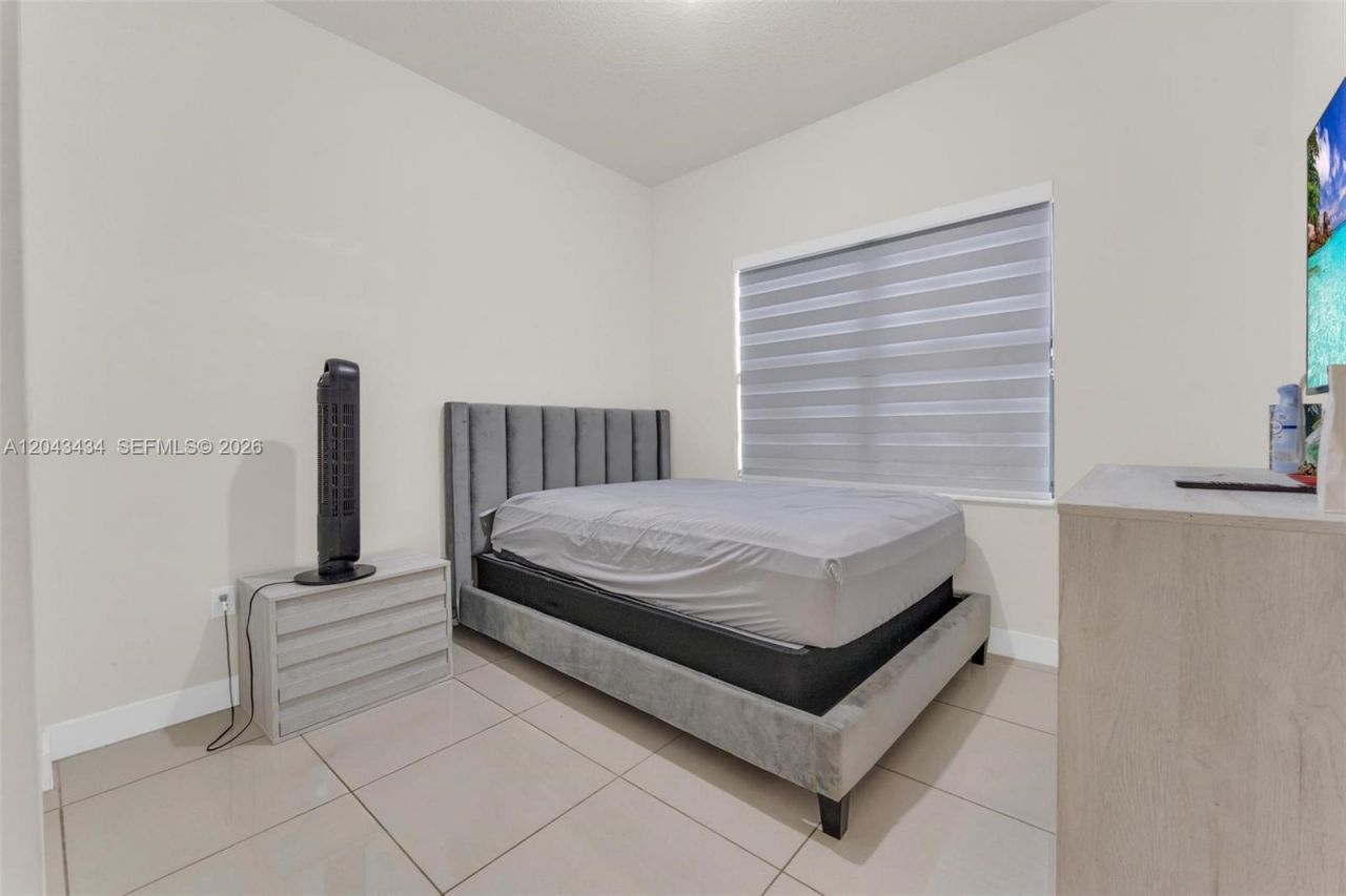 8822 NW 161st Ter , Miami Lakes, FL 33018 Photo