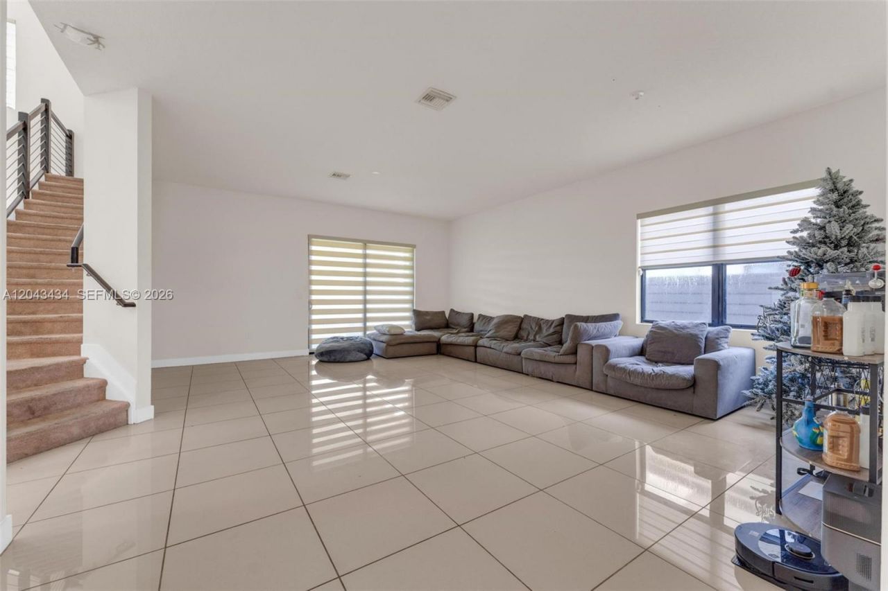 8822 NW 161st Ter , Miami Lakes, FL 33018 Photo