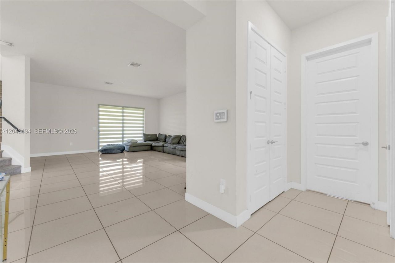 8822 NW 161st Ter , Miami Lakes, FL 33018 Photo