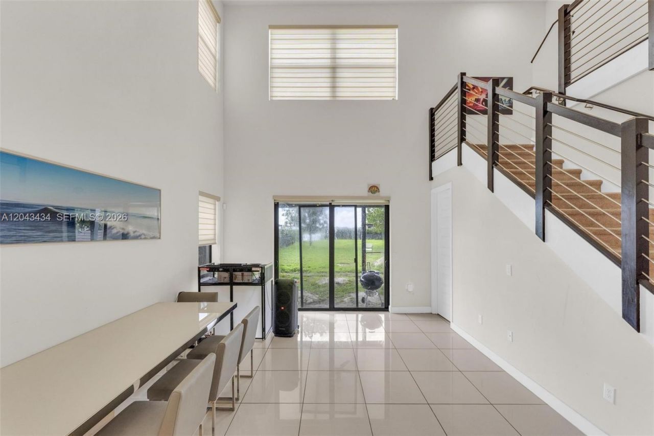 8822 NW 161st Ter , Miami Lakes, FL 33018 Photo