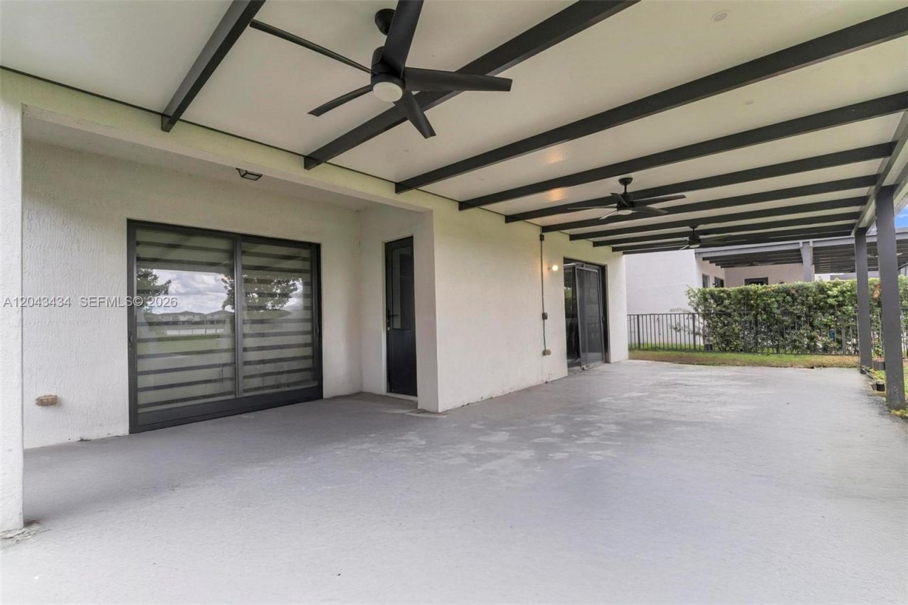 8822 NW 161st Ter , Miami Lakes, FL 33018 Photo