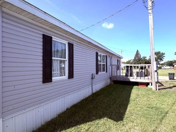 400 E Maple #16 St, Unit 16, Beresford, SD 57004