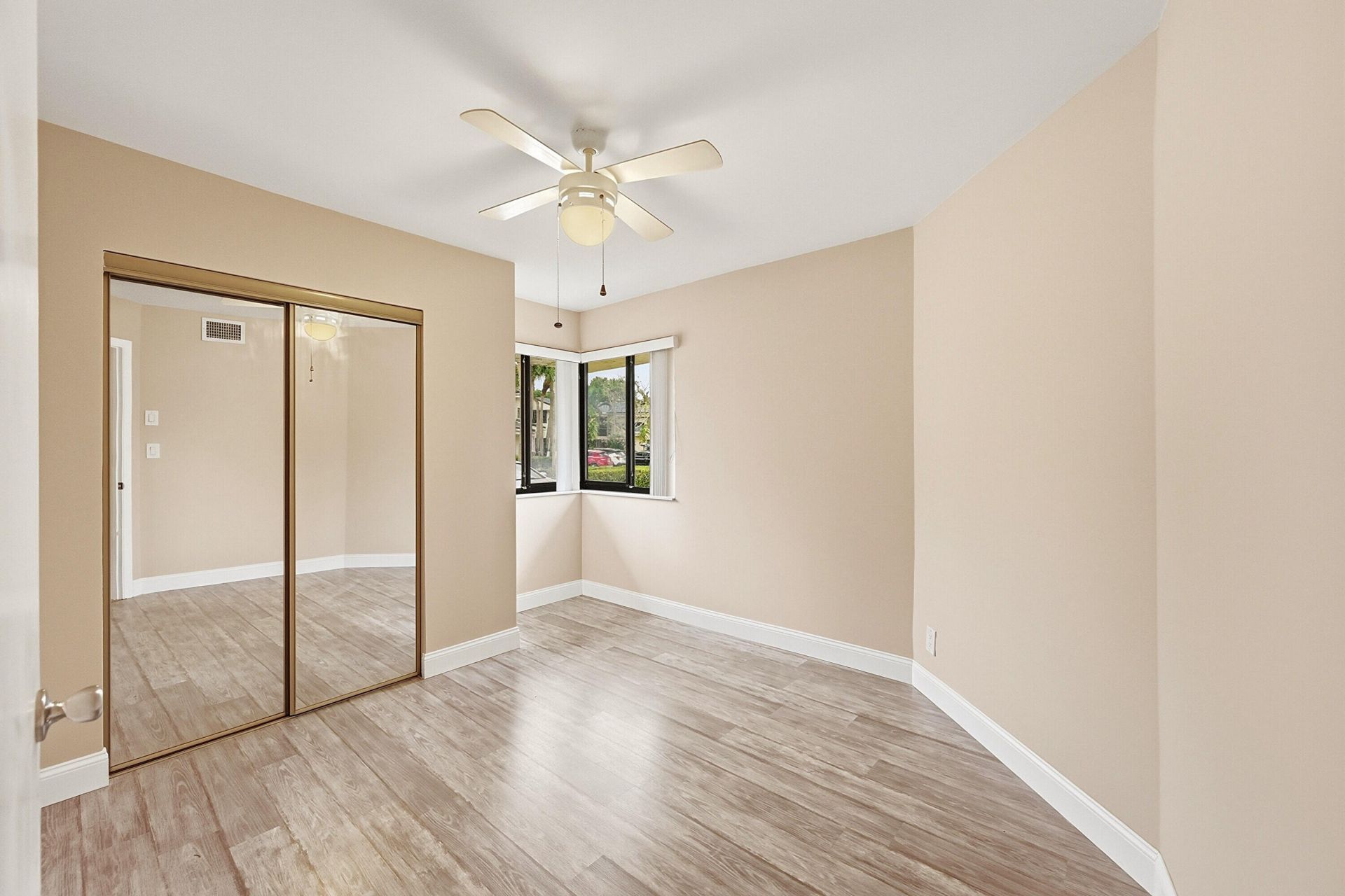 8073 NW 15th Manor, Unit 8073, Plantation, FL 33322 Photo