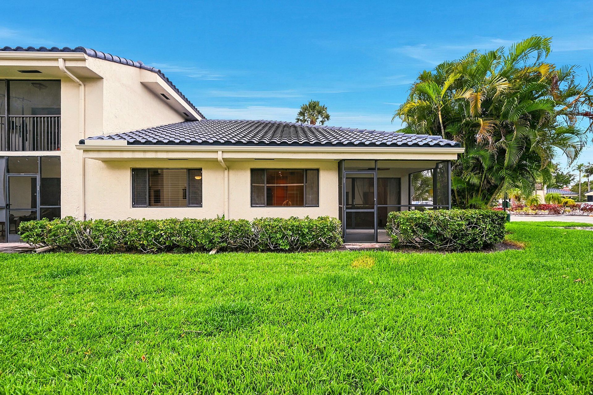8073 NW 15th Manor, Unit 8073, Plantation, FL 33322 Photo