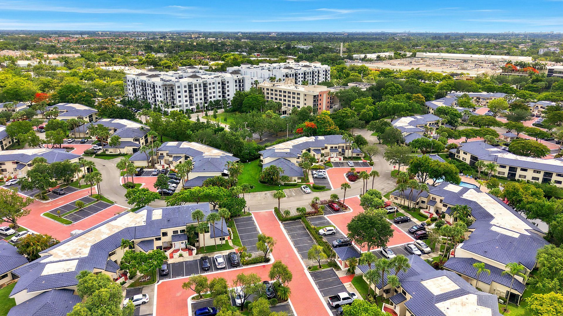 8073 NW 15th Manor, Unit 8073, Plantation, FL 33322 Photo