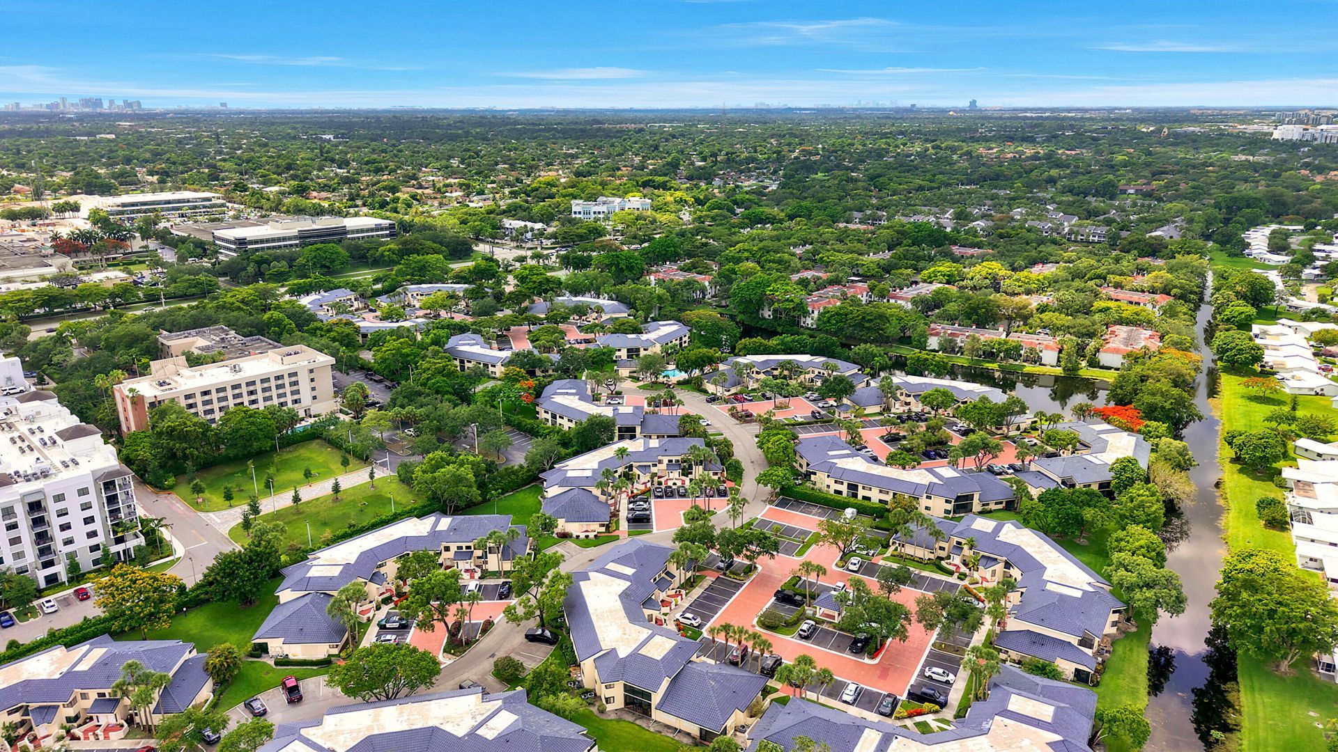 8073 NW 15th Manor, Unit 8073, Plantation, FL 33322 Photo