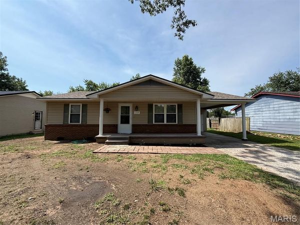 1309 McDougal Avenue , Sikeston, MO 63801