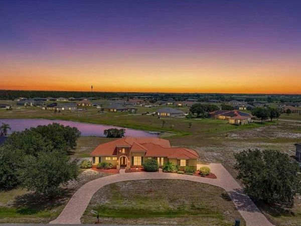 5218 LAKE TOSCANA DRIVE , WIMAUMA, FL 33598
