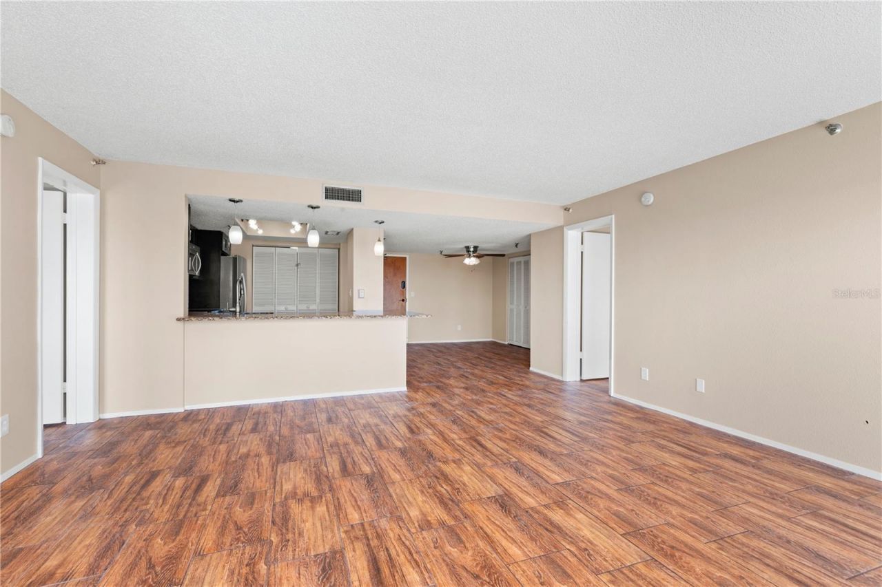 7432 Sunshine Skyway Lane S, Unit 302, Saint Petersburg, FL 33711 Photo