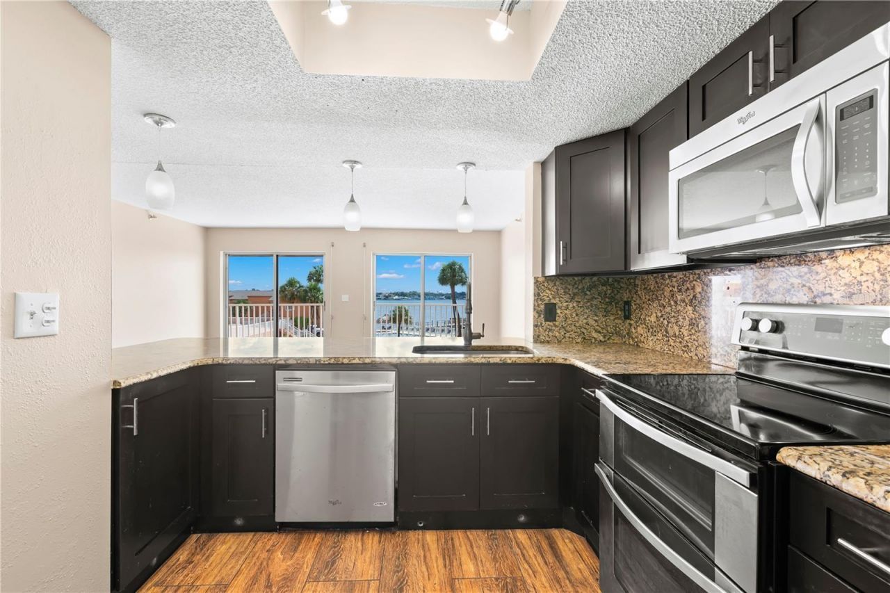 7432 Sunshine Skyway Lane S, Unit 302, Saint Petersburg, FL 33711 Photo
