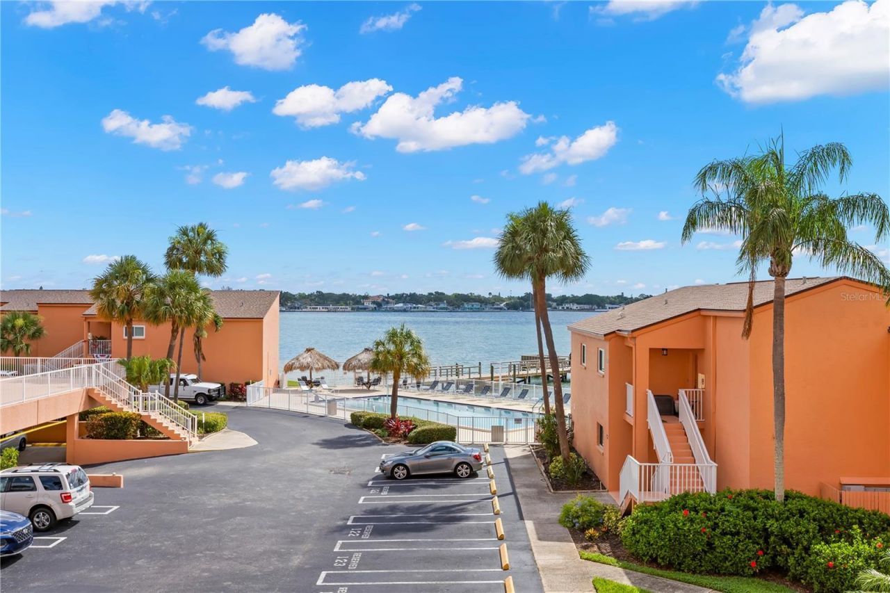 7432 Sunshine Skyway Lane S, Unit 302, Saint Petersburg, FL 33711 Photo