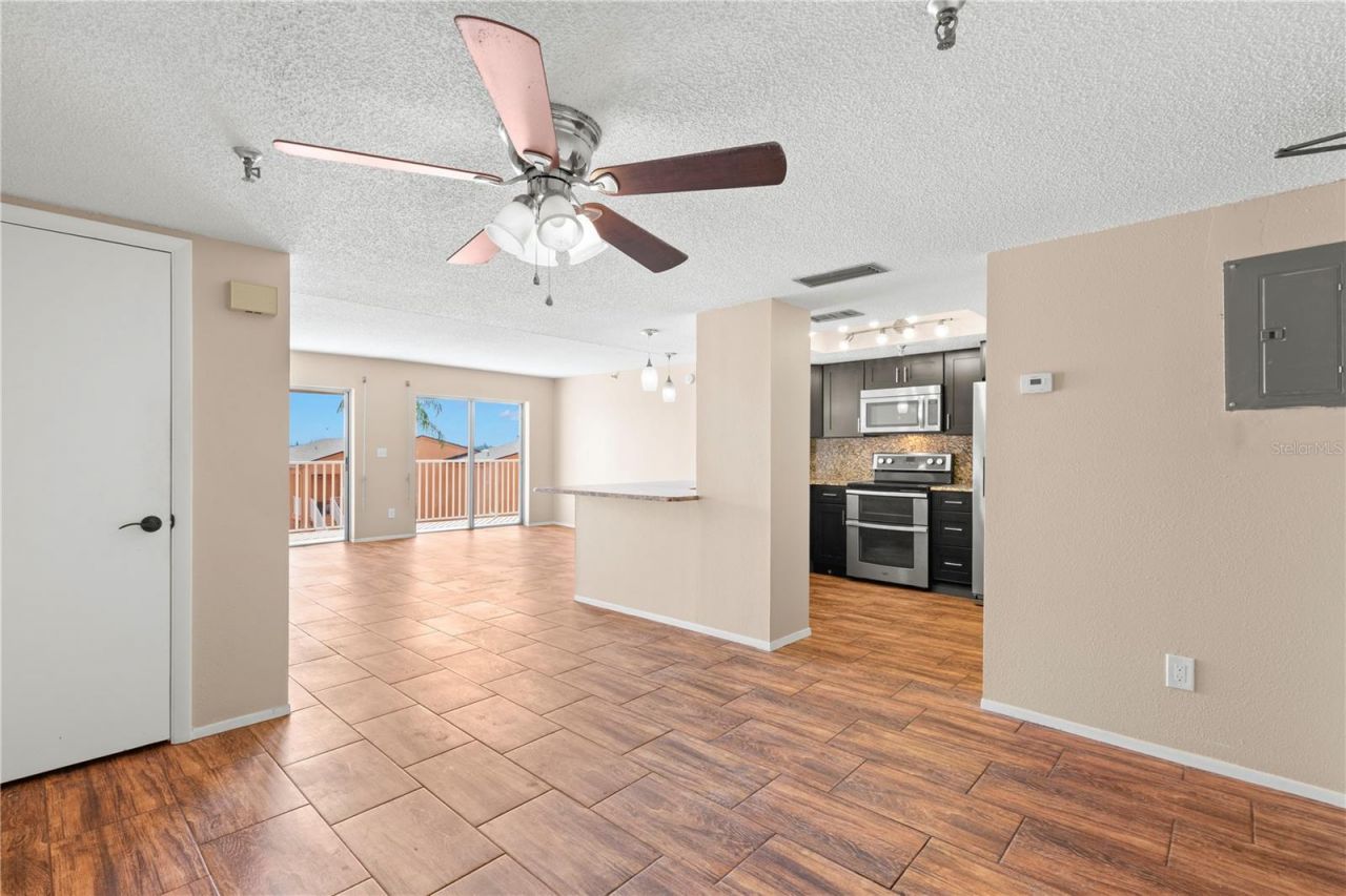 7432 Sunshine Skyway Lane S, Unit 302, Saint Petersburg, FL 33711 Photo