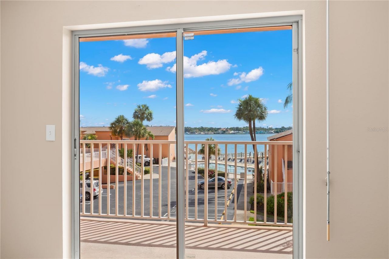 7432 Sunshine Skyway Lane S, Unit 302, Saint Petersburg, FL 33711 Photo