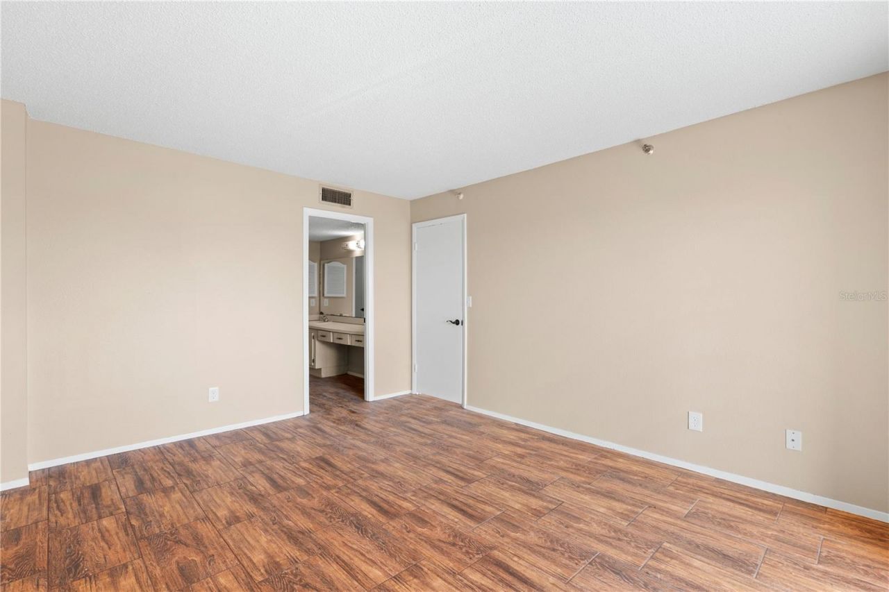 7432 Sunshine Skyway Lane S, Unit 302, Saint Petersburg, FL 33711 Photo